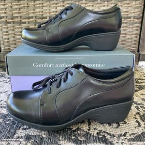 NIB Aravon Hanover Lace Heeled Shoe Size 10D in Black